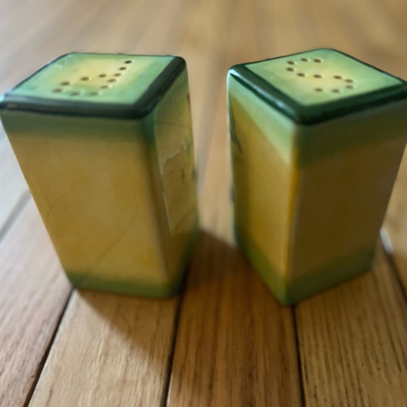 vintage ceramic salt and pepper shakers Rectangle Butterfly Hand Painted - Picture 4 of 8